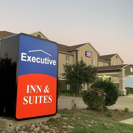 Executive Inn & Suites Марлин Экстерьер фото